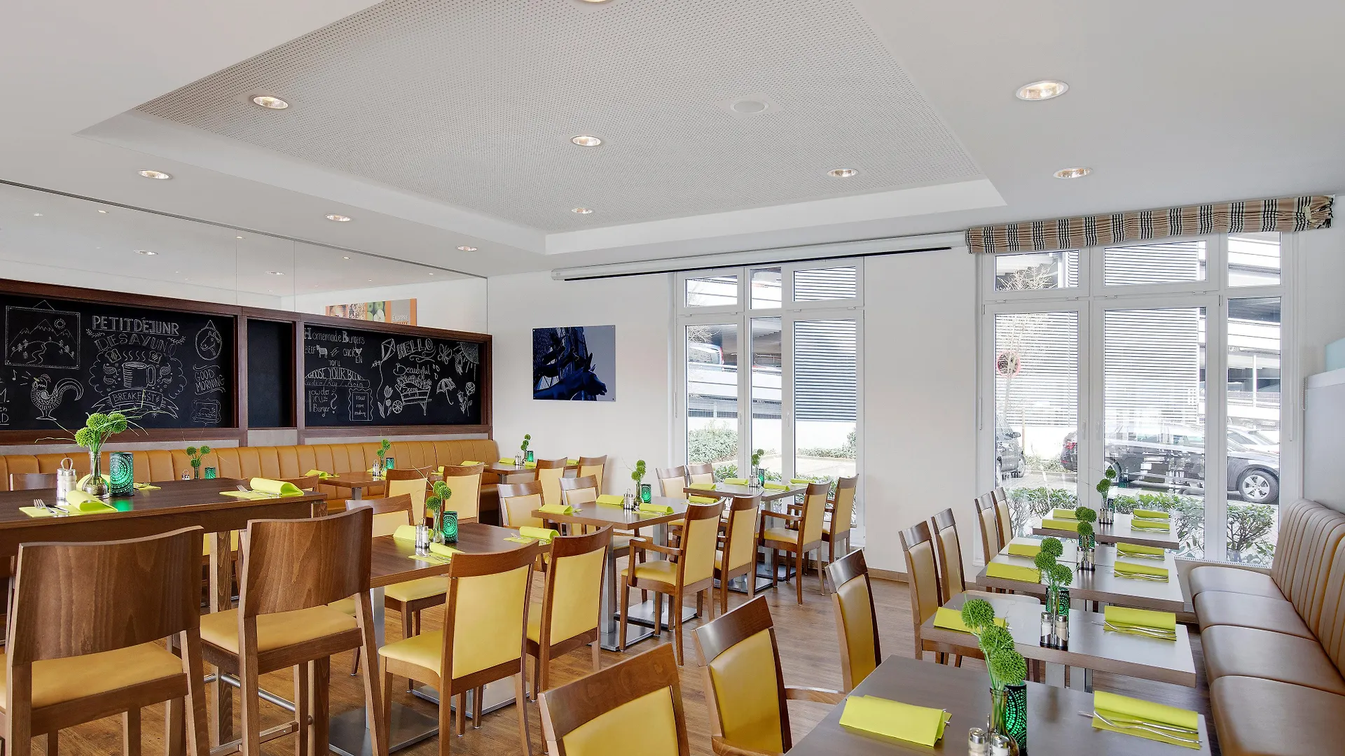Holiday Inn Express Bremen Airport By Ihg 3*,