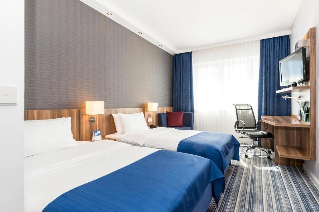 Hotel Holiday Inn Express Bremen Airport By Ihg
