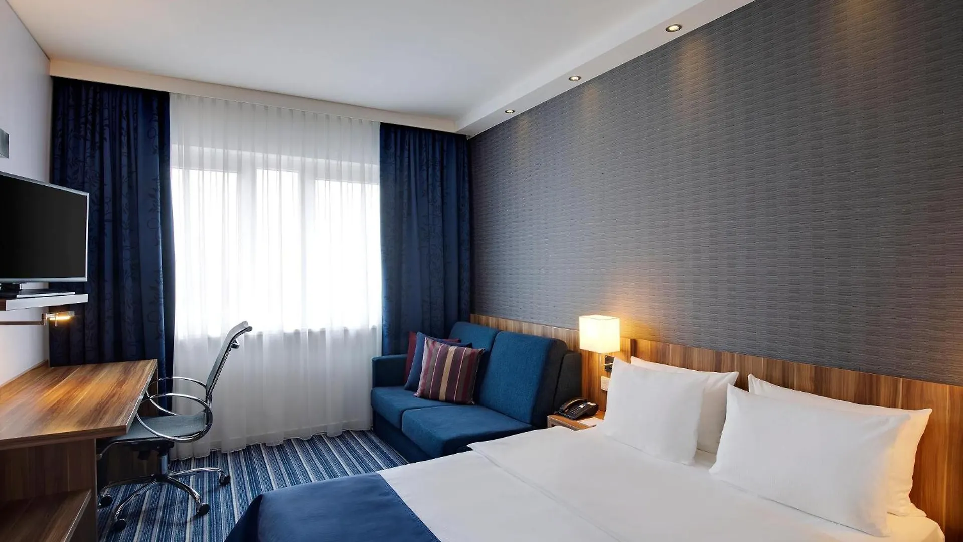 Holiday Inn Express Bremen Airport By Ihg Deutschland