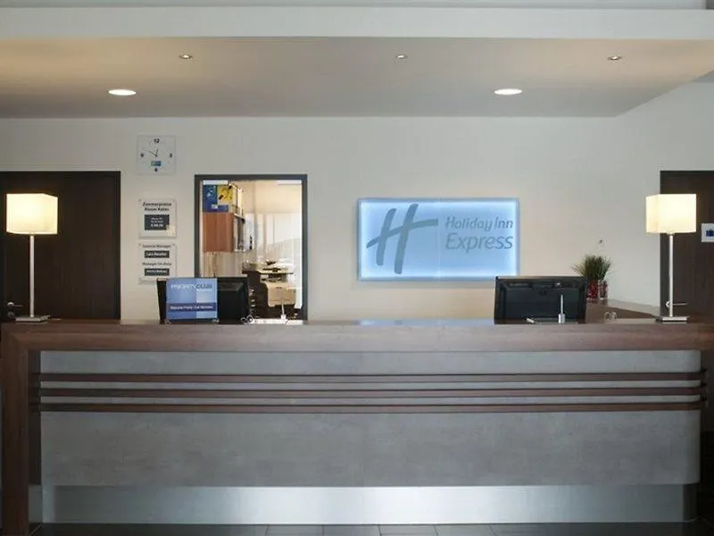 Holiday Inn Express Bremen Airport By Ihg