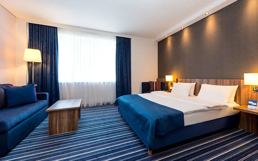 Holiday Inn Express Bremen Airport By Ihg Hotel