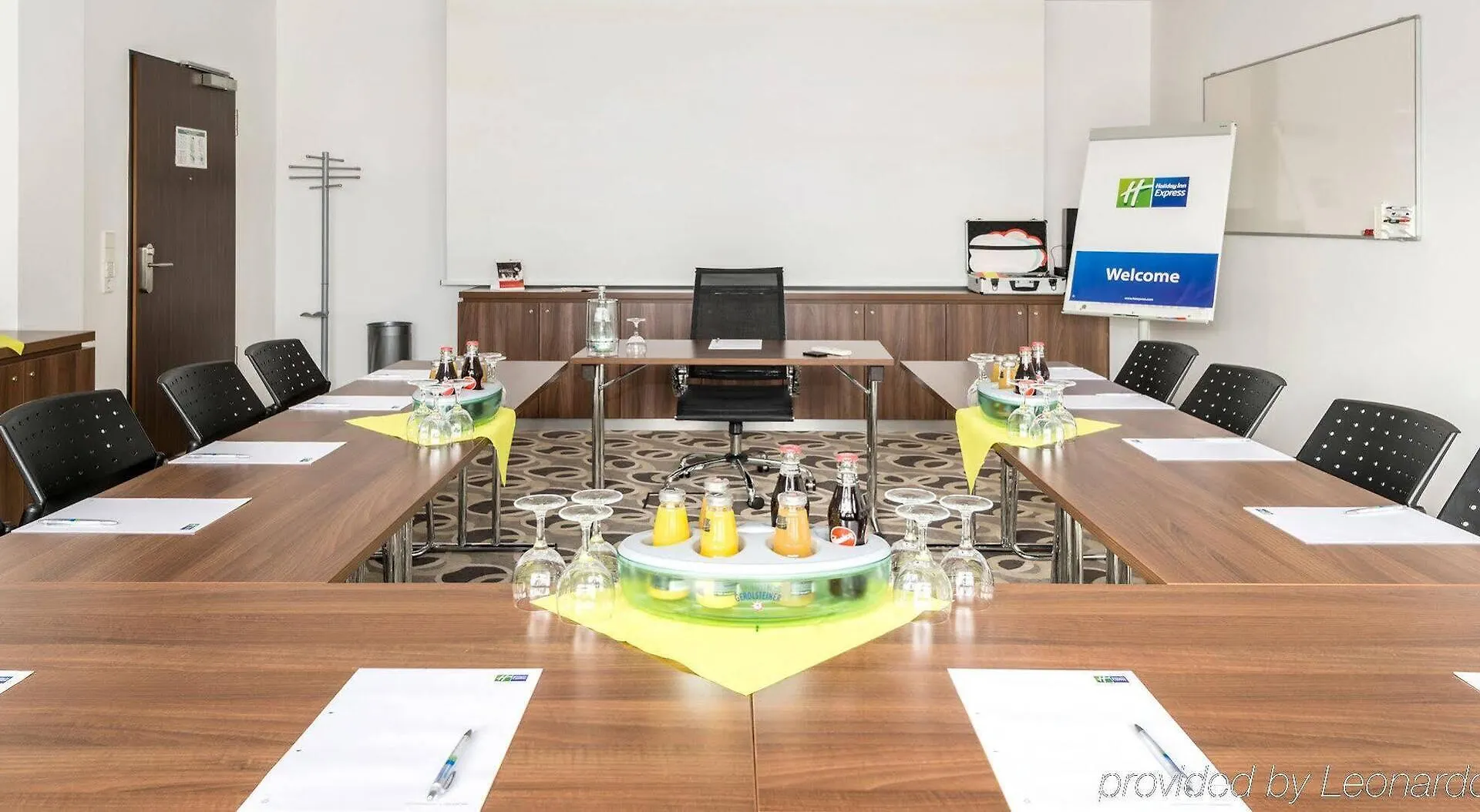 Holiday Inn Express Bremen Airport By Ihg Hotel