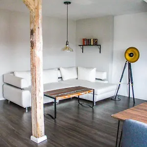 Apartment Exklusive 2 Zi. Dachgeschosswohnung In Lage!, Bremen