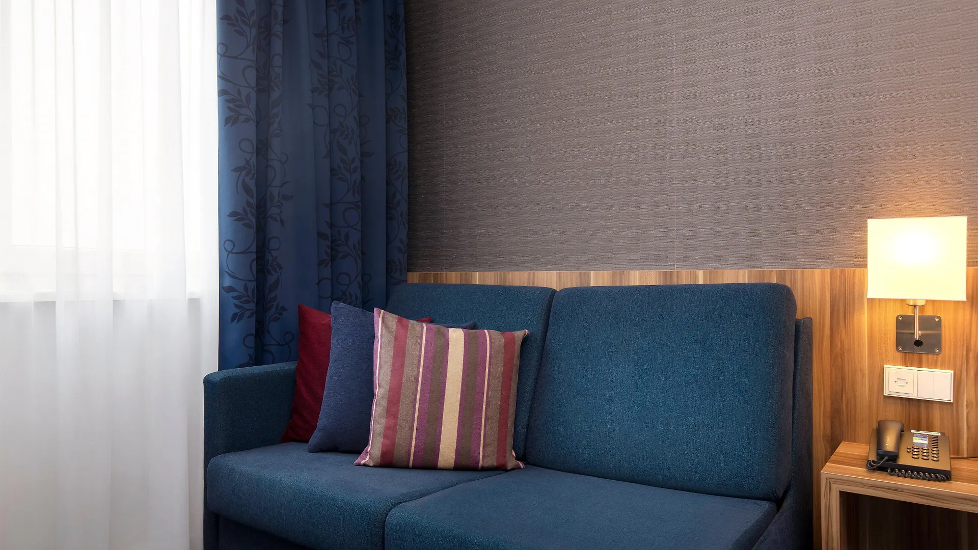 Holiday Inn Express Bremen Airport By Ihg Alemania