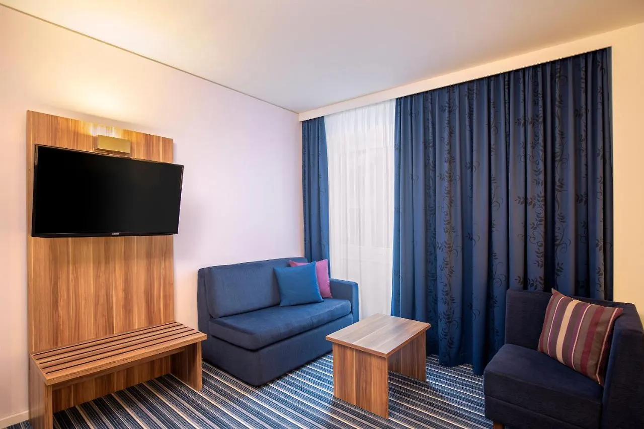 Holiday Inn Express Bremen Airport By Ihg