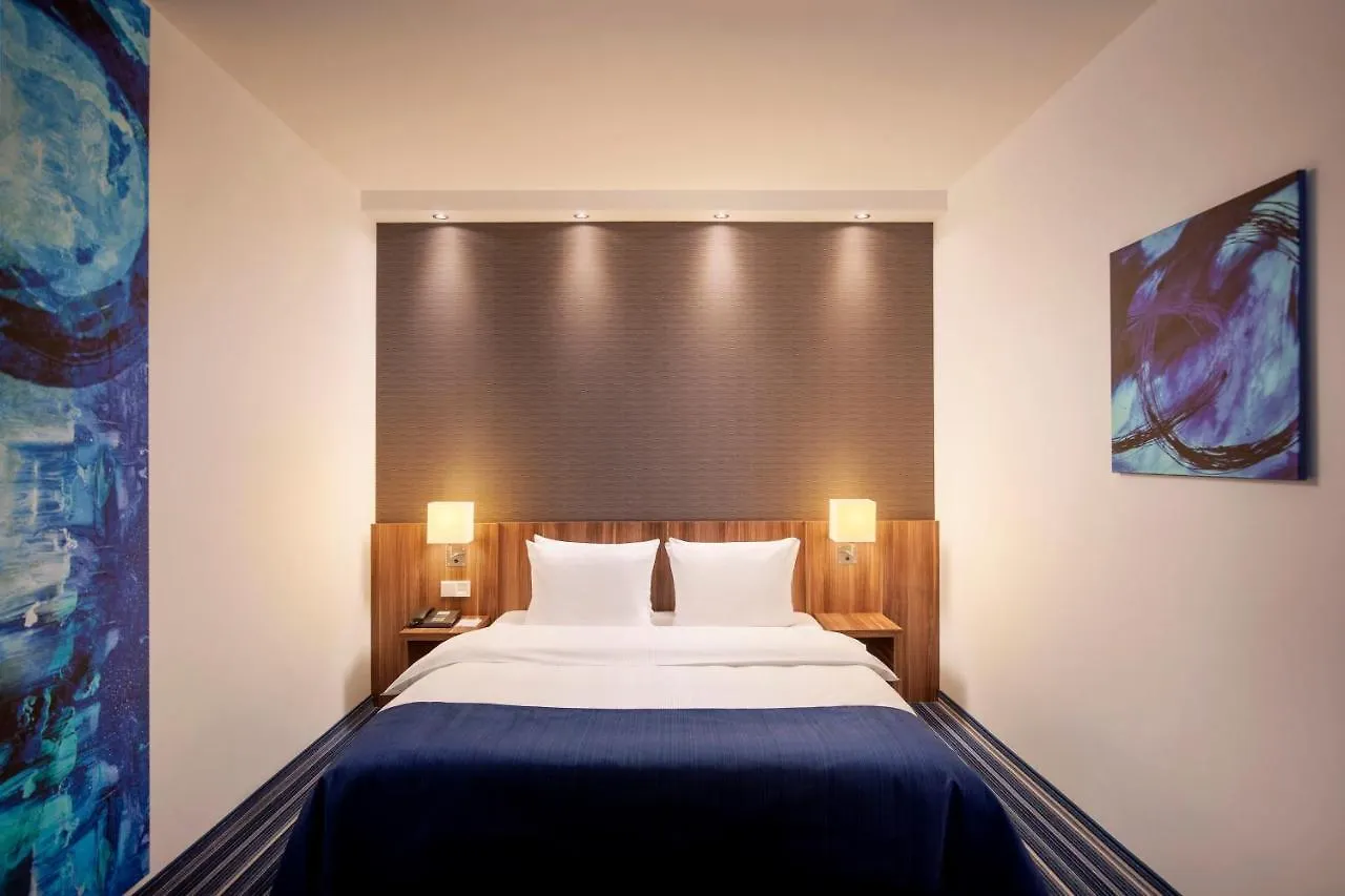 Holiday Inn Express Bremen Airport By Ihg Hotel