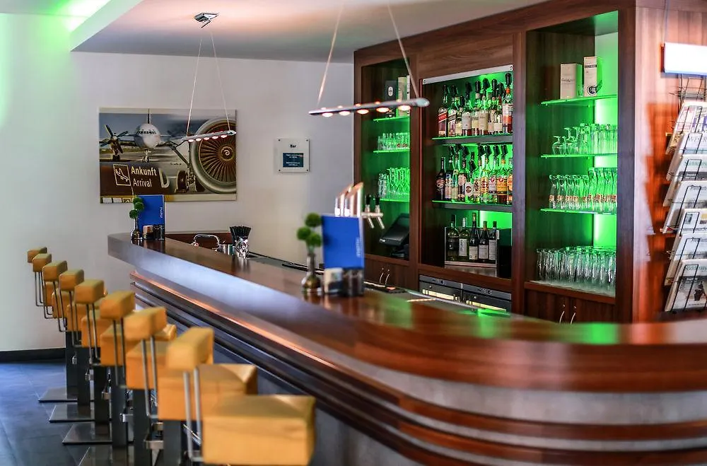 Holiday Inn Express Bremen Airport By Ihg 3*,