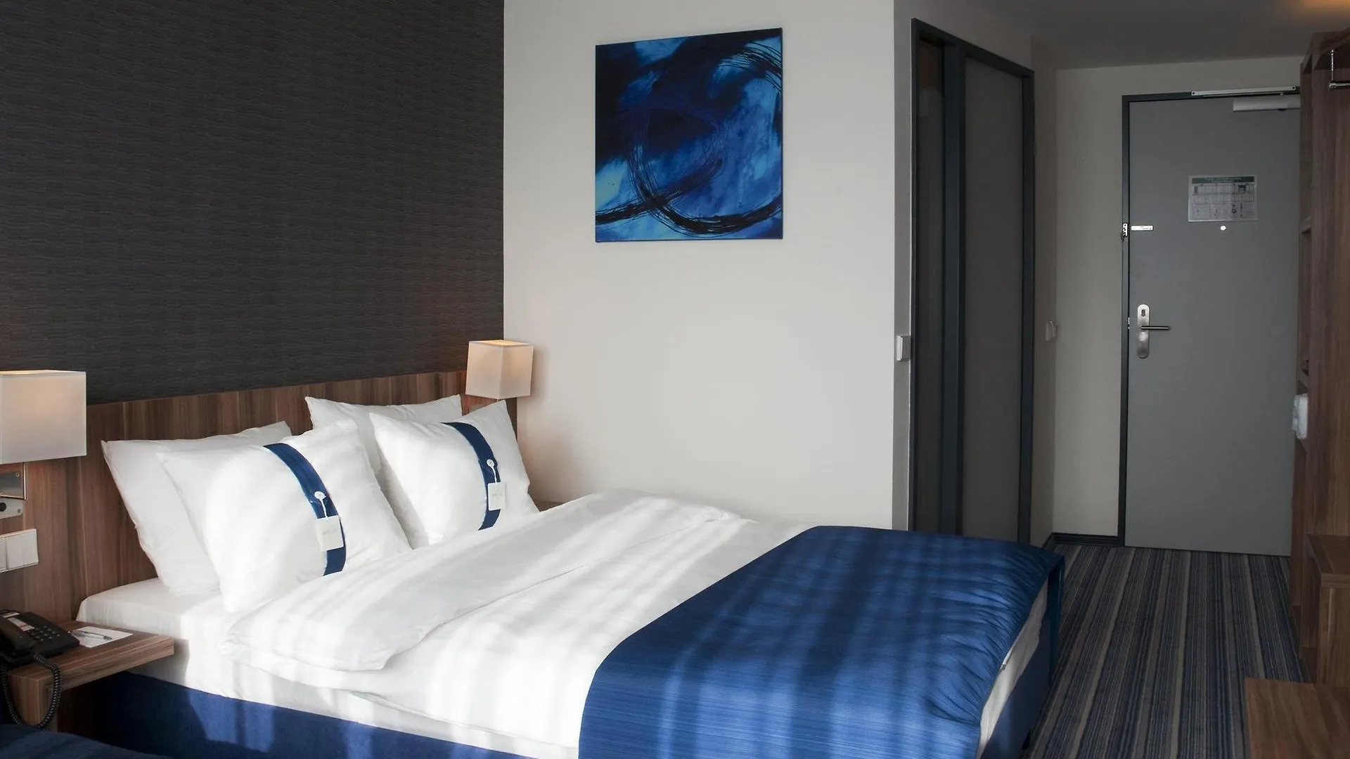 Holiday Inn Express Bremen Airport By Ihg Hotel