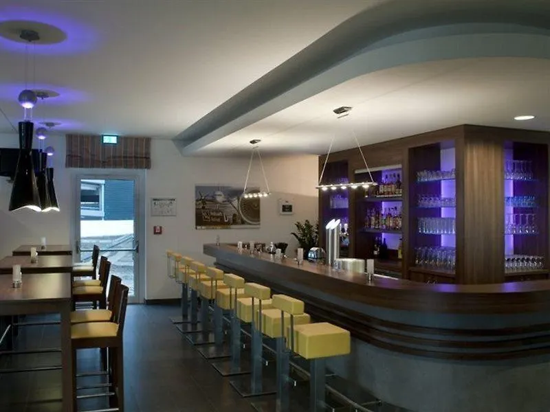 Holiday Inn Express Bremen Airport By Ihg Hotel
