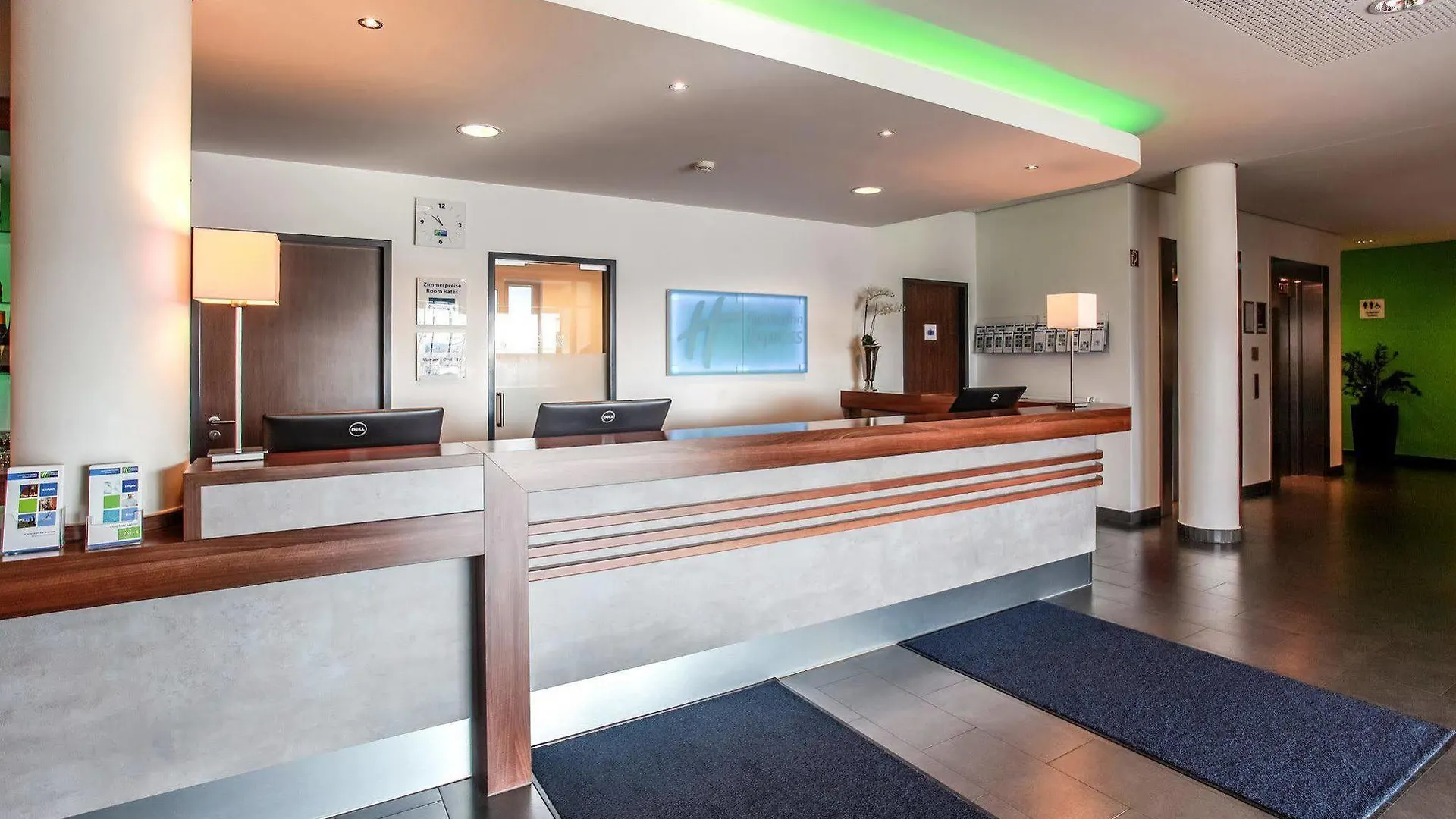 Holiday Inn Express Bremen Airport By Ihg 3*,  Alemania