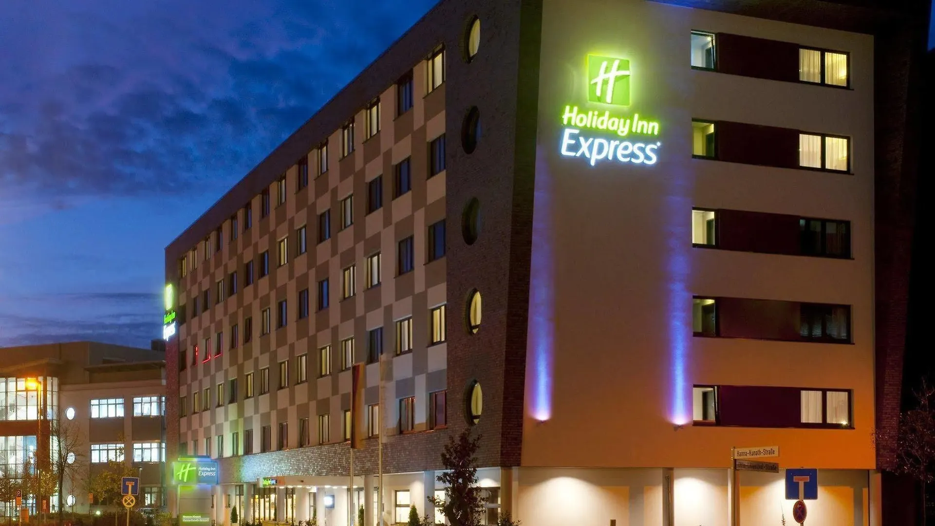 Holiday Inn Express Bremen Airport By Ihg Hotel