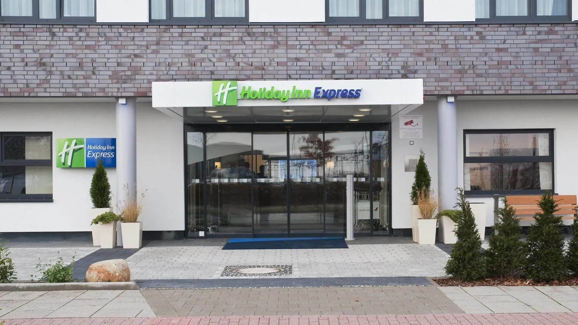 Holiday Inn Express Bremen Airport By Ihg Hotel